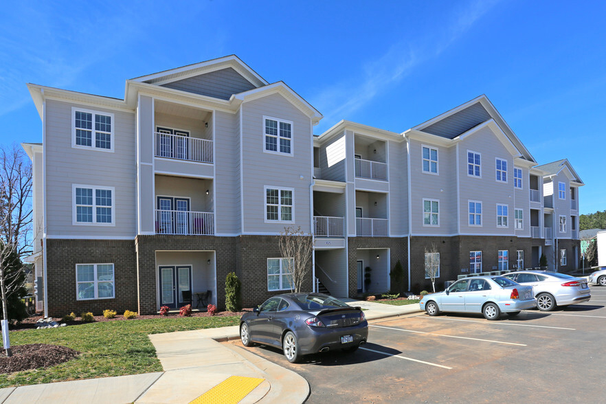 Arrowhead Apartments 