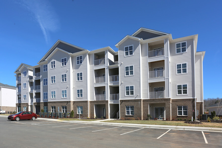 Arrowhead Apartments 