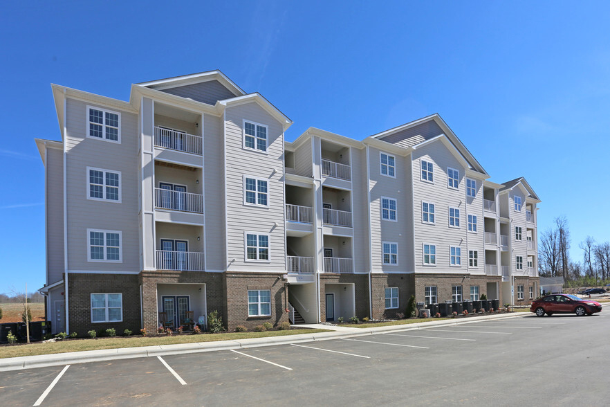 Arrowhead Apartments 