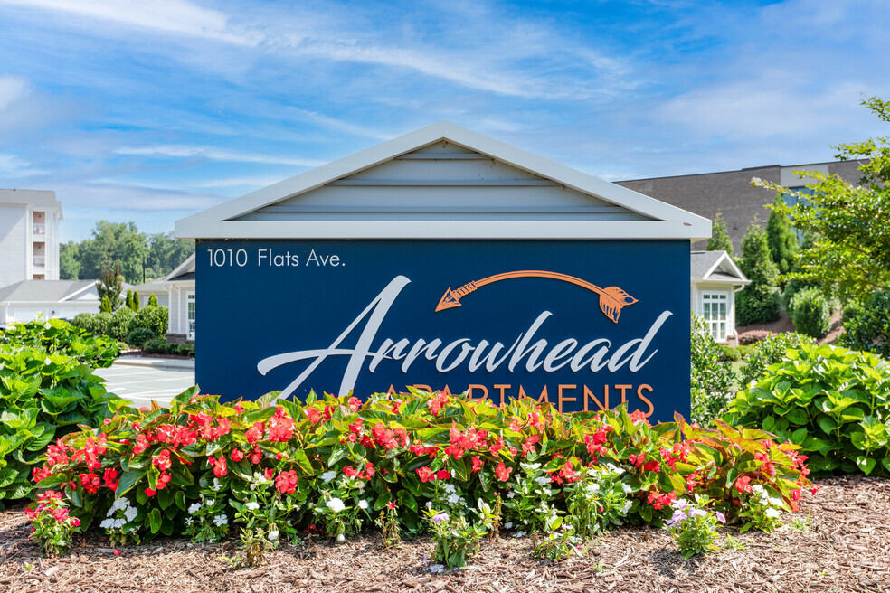 Arrowhead Apartments 